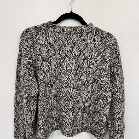 Zara Monochrome snakeskin Textured Sweatshirt - Picture 2 of 3
